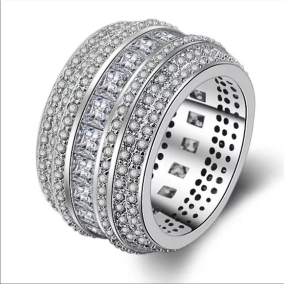 New Luxury Women’s 925 Silver Diamond Party Ring - Picture 3 of 4